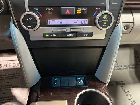 Used 2012 Toyota Camry XLE FWD image 25