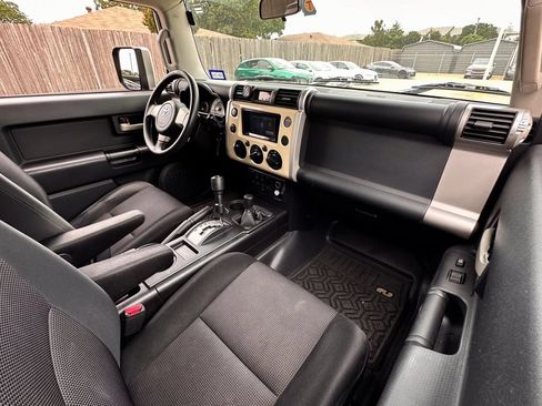 Used 2008 Toyota FJ Cruiser 4WD image 23