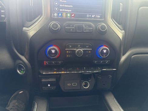 Used 2022 Chevrolet Silverado 1500 LTZ image 16