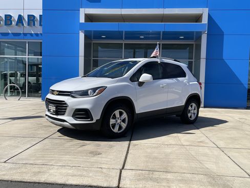 Used 2022 Chevrolet Trax LT w/ Driver Confidence Package AWD/4WD image 1