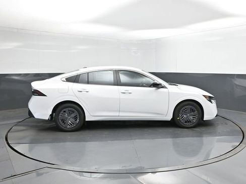 New 2026 Nissan Sentra SV w/ Floor Mat Package FWD image 15