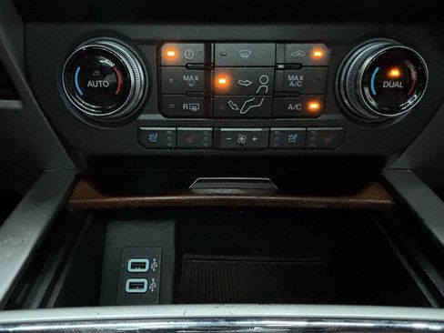 Used 2019 Ford F250 King Ranch w/ King Ranch Ultimate Package AWD/4WD image 27