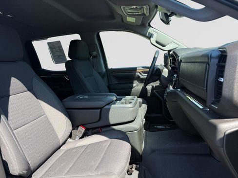 Used 2023 Chevrolet Silverado 1500 LT AWD/4WD image 15