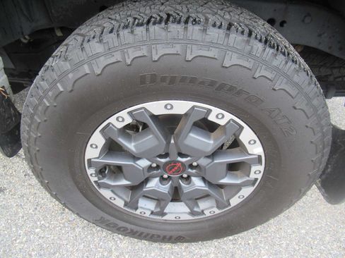 Used 2025 Nissan Frontier PRO-4X w/ Pro Convenience Package AWD/4WD image 11