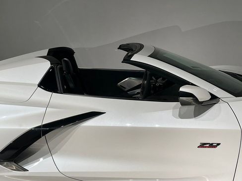Used 2023 Chevrolet Corvette Stingray Premium Conv RWD image 15