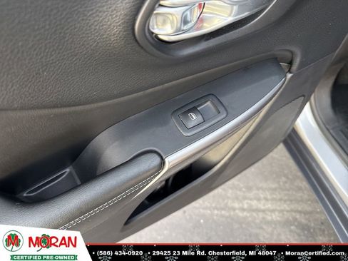 Used 2019 Jeep Cherokee Latitude w/ Popular Appearance Group image 23