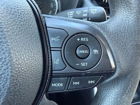 Used 2020 Toyota RAV4 LE w/ All Weather Liner Package AWD/4WD image 20