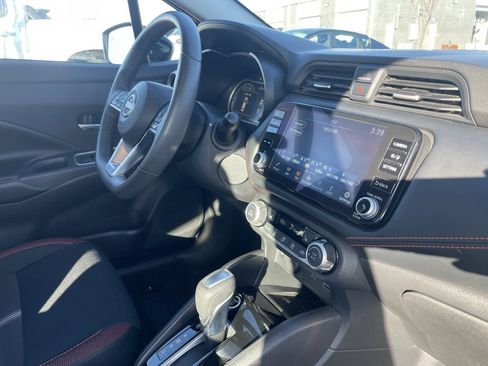 Used 2023 Nissan Versa SR w/ Lighting Package image 30