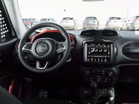 Used 2023 Jeep Renegade Trailhawk image 35