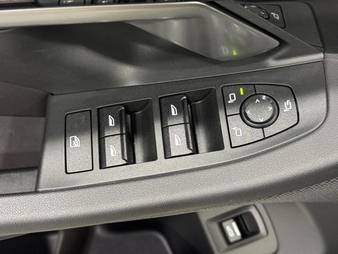 Used 2025 BMW i5 xDrive40 w/ Premium Package image 24