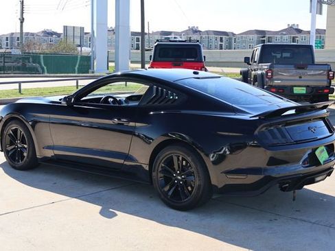 Used 2020 Ford Mustang Premium image 5