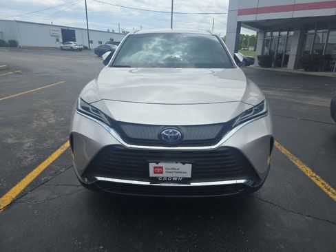 Used 2021 Toyota Venza XLE w/ Softex Package AWD/4WD image 2