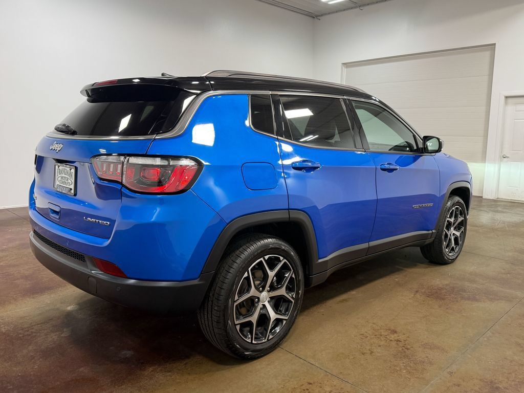 Used 2024 Jeep Compass Limited AWD/4WD image 34