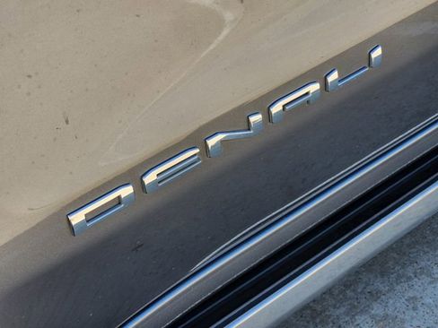 Used 2021 GMC Sierra 1500 Denali w/ Denali Ultimate Package image 12