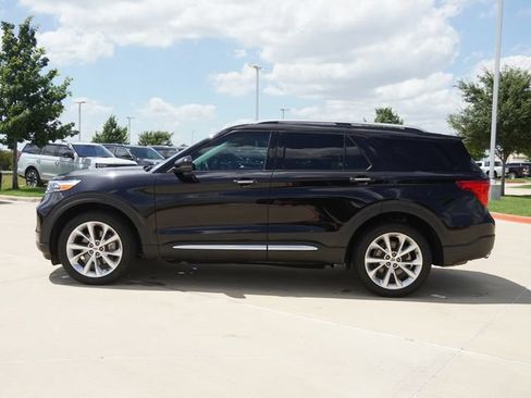 Used 2023 Ford Explorer Platinum w/ Technology Package AWD/4WD image 6