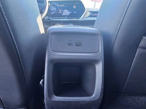 Used 2025 Chevrolet Trax RS w/ Sunroof Package FWD image 19