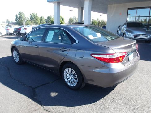 Used 2015 Toyota Camry LE FWD image 3
