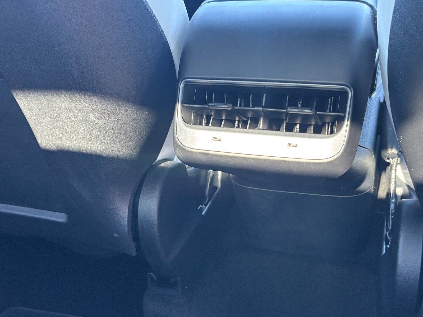 Used 2023 Tesla Model Y Performance AWD/4WD image 28