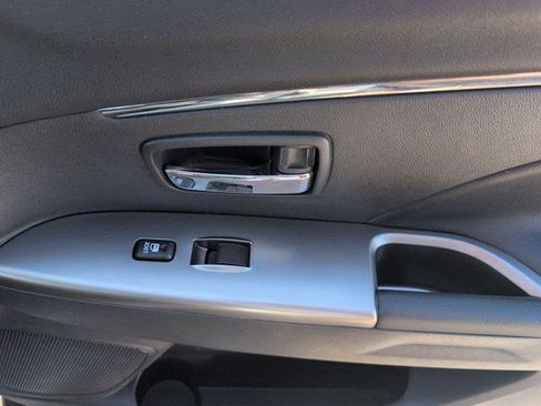 Used 2025 Mitsubishi Outlander Sport SE AWD/4WD image 33