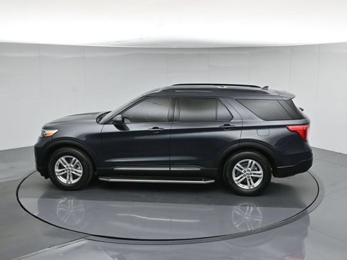 Certified 2022 Ford Explorer XLT RWD image 58