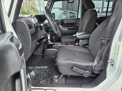 Used 2017 Jeep Wrangler Unlimited Sport w/ Max Tow Package image 11