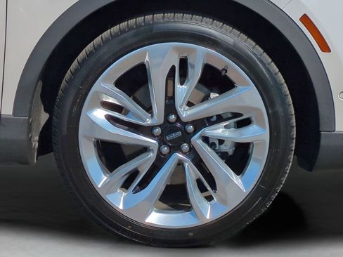 Used 2017 Lincoln MKX Reserve w/ Driver Assistance Package image 10