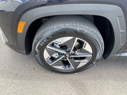 Certified 2025 Hyundai Tucson SEL AWD/4WD image 9