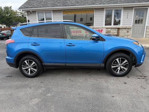 Used 2018 Toyota RAV4 XLE FWD image 7