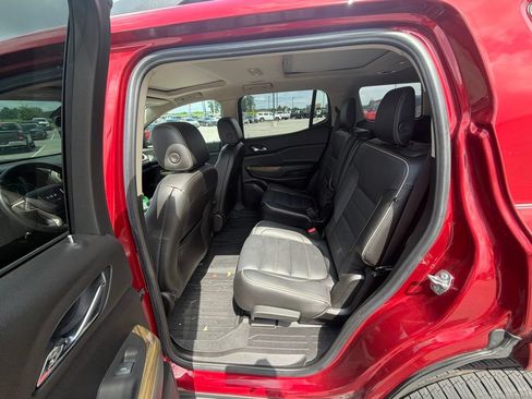Used 2019 GMC Acadia Denali w/ Technology Package FWD image 22