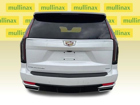 Used 2021 Cadillac Escalade Premium Luxury RWD image 9
