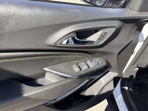 New 2026 Chevrolet Trax LT w/ Sunroof Package image 16