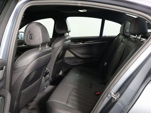 Used 2021 BMW 530i w/ Premium Package image 9