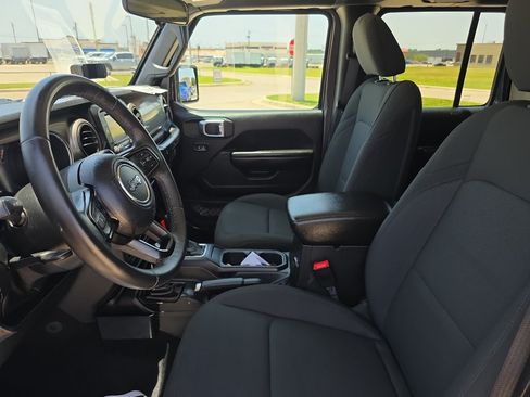 Used 2018 Jeep Wrangler Unlimited Sport S AWD/4WD image 6