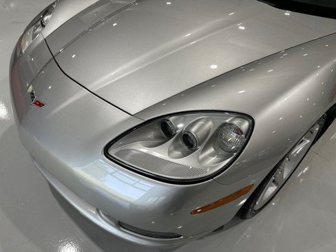 Used 2006 Chevrolet Corvette Convertible w/ Preferred Equipment Group RWD image 17