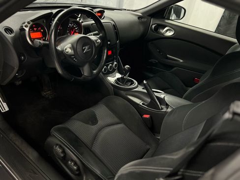 Used 2017 Nissan 370Z Touring image 17