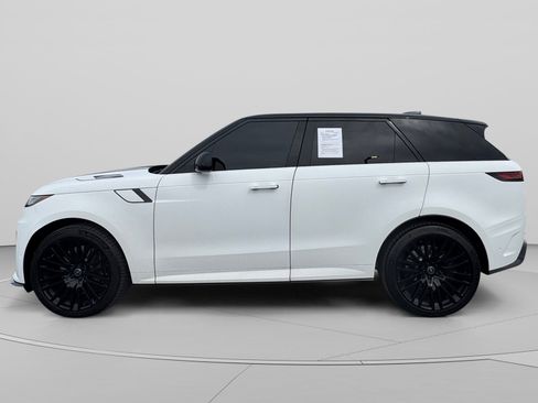 Used 2024 Land Rover Range Rover Sport AWD/4WD image 2