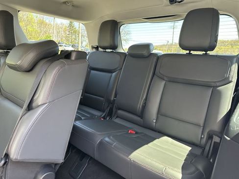 Used 2025 Ford Expedition Active AWD/4WD image 28
