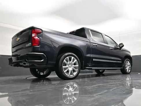 Used 2024 Chevrolet Silverado 1500 High Country w/ High Country Premium Package AWD/4WD image 25