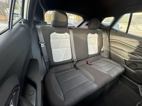 Used 2024 Chevrolet Trax RS w/ Driver Confidence Package image 28