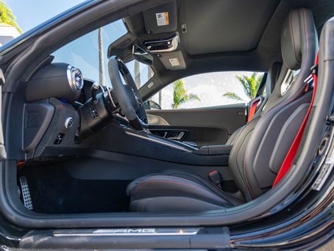 Used 2025 Mercedes-Benz AMG GT 63 image 21