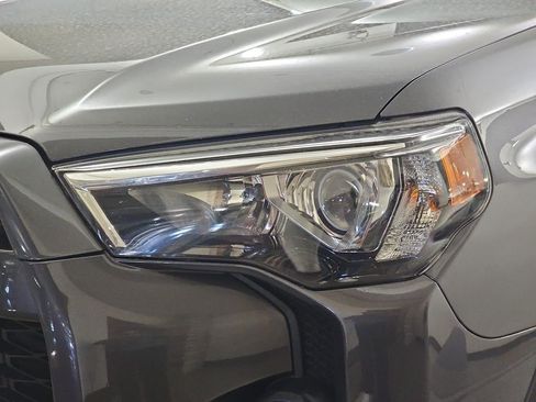Used 2016 Toyota 4Runner SR5 AWD/4WD image 32