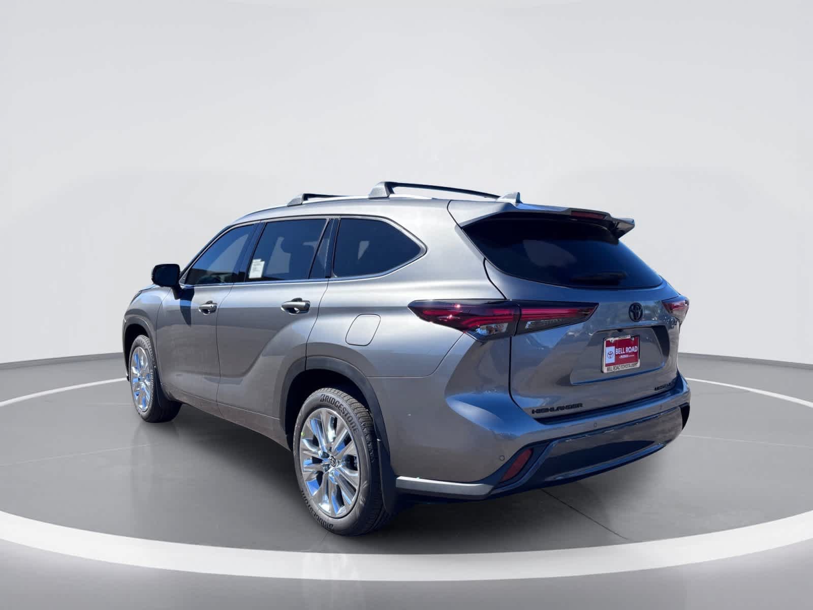New 2026 Toyota Highlander Limited AWD/4WD image 4