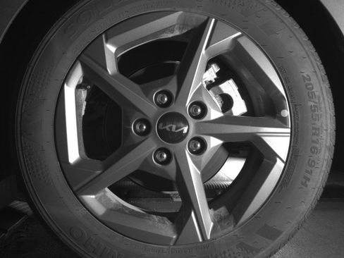 Used 2025 Kia K4 LXS image 14