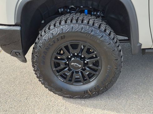 Used 2026 Chevrolet Silverado 2500 ZR2 w/ LPO, Dark Essentials Package AWD/4WD image 11