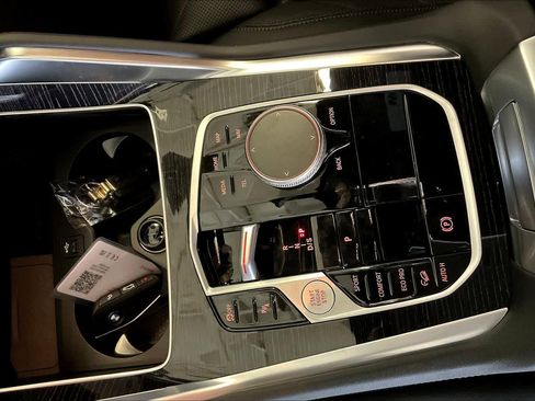 New 2026 BMW X6 xDrive40i image 7