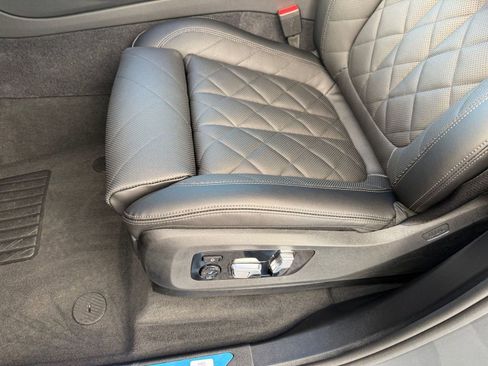 Used 2026 BMW X5 xDrive40i w/ Climate Comfort Package image 12