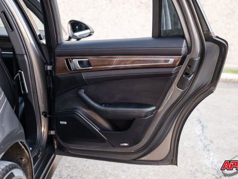 Used 2018 Porsche Panamera 4S image 72