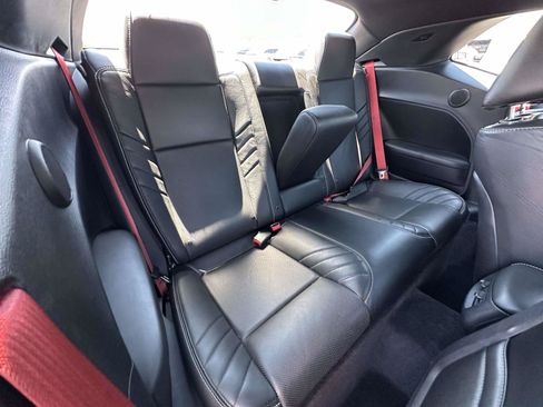 Used 2016 Dodge Challenger SRT RWD image 28