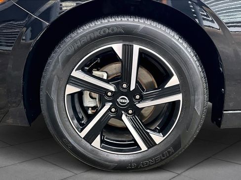 Certified 2024 Nissan Sentra SV image 11