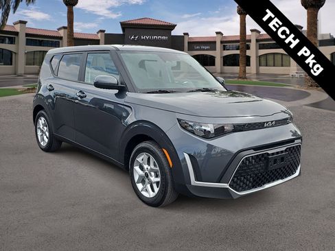 Used 2025 Kia Soul LX w/ LX Technology Package image 2